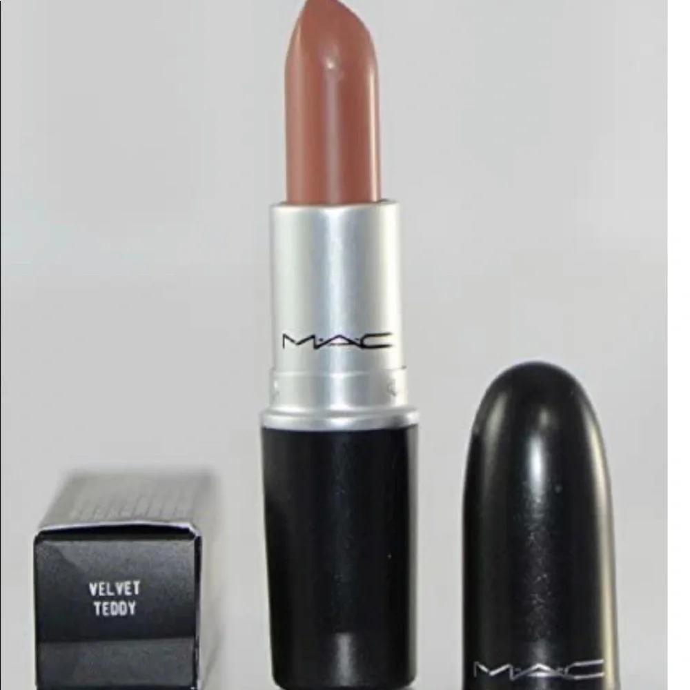MAC Cosmetics matte lipstick